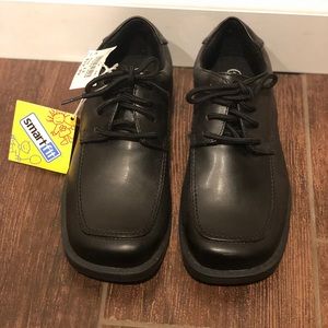 NWT Boys Smart Fit Dress Shoes